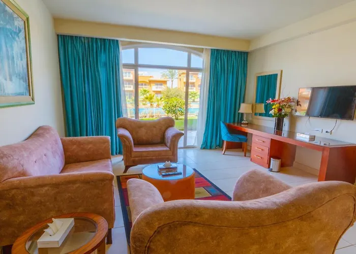 Курортный комплекс Parrotel Lagoon Waterpark 5*